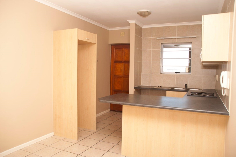 To Let 2 Bedroom Property for Rent in Protea Heights Western Cape